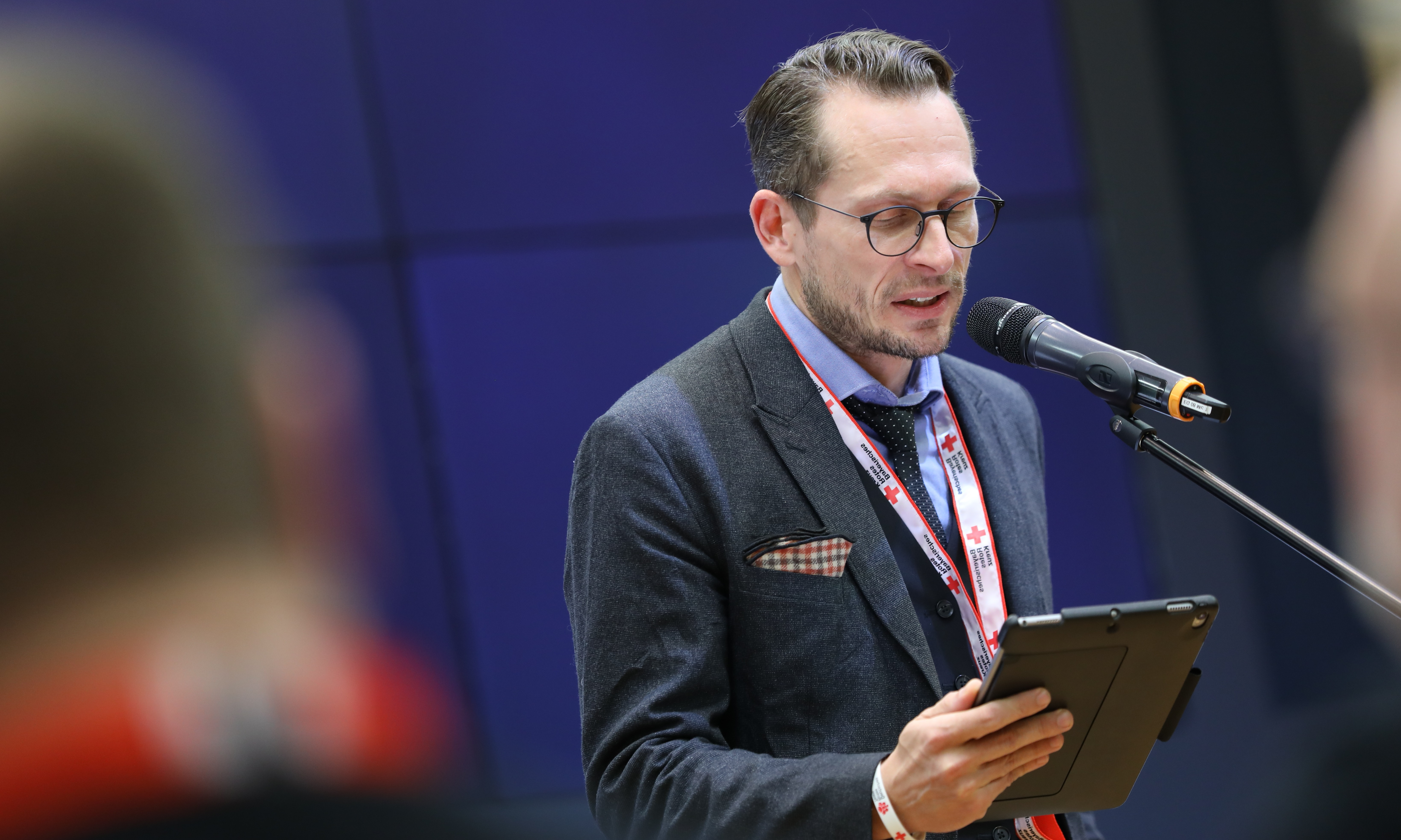 Slam-Poet Marc Groß mit einem Gedicht für den Cross Media Day