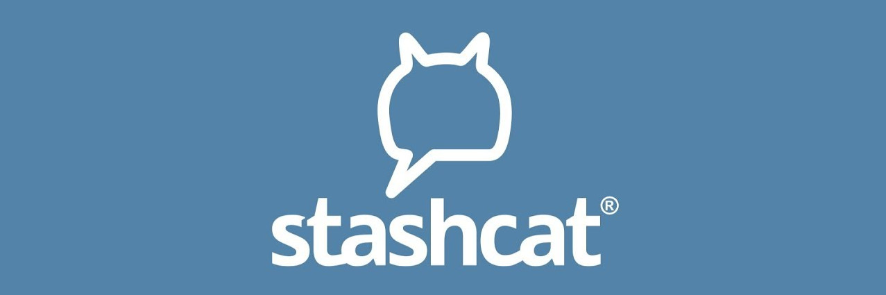 Blauer Hintergrund davor eine Katze als Sprechblase (Piktogramm) darunter der Name "stashcat".