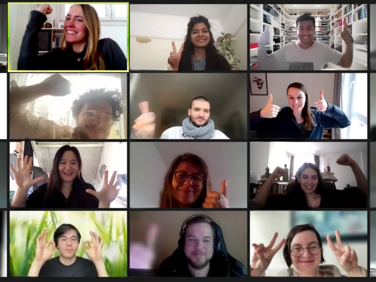 Menschen in einer Videokonferenz