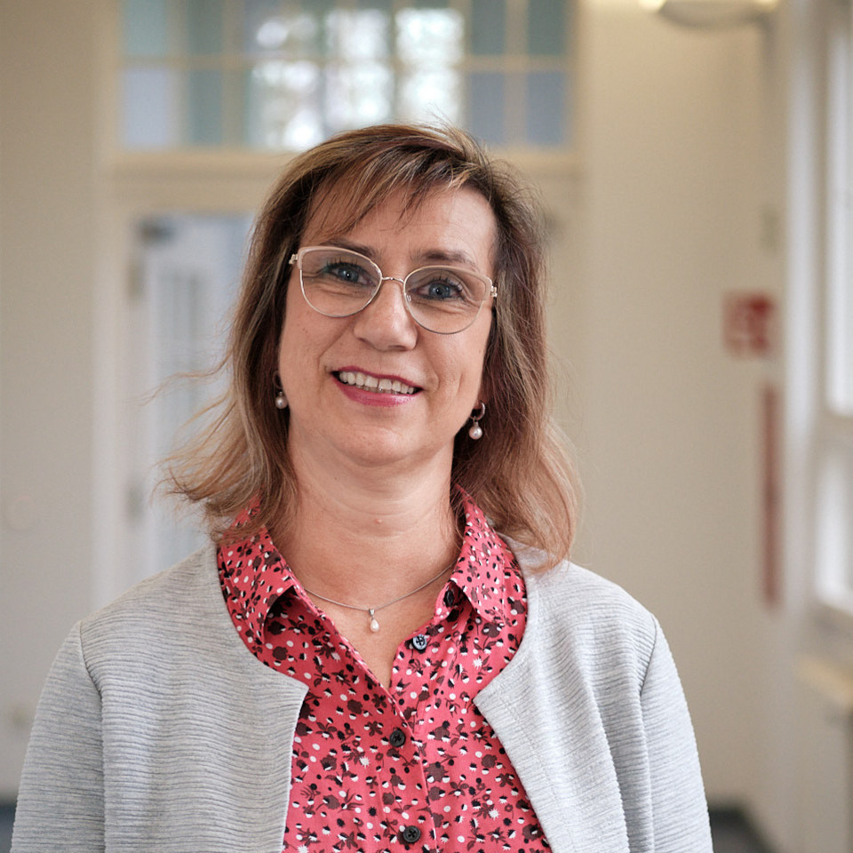 Sabine Erber, Mitarbeiterin des DRK im Fachbereich Finanzierung