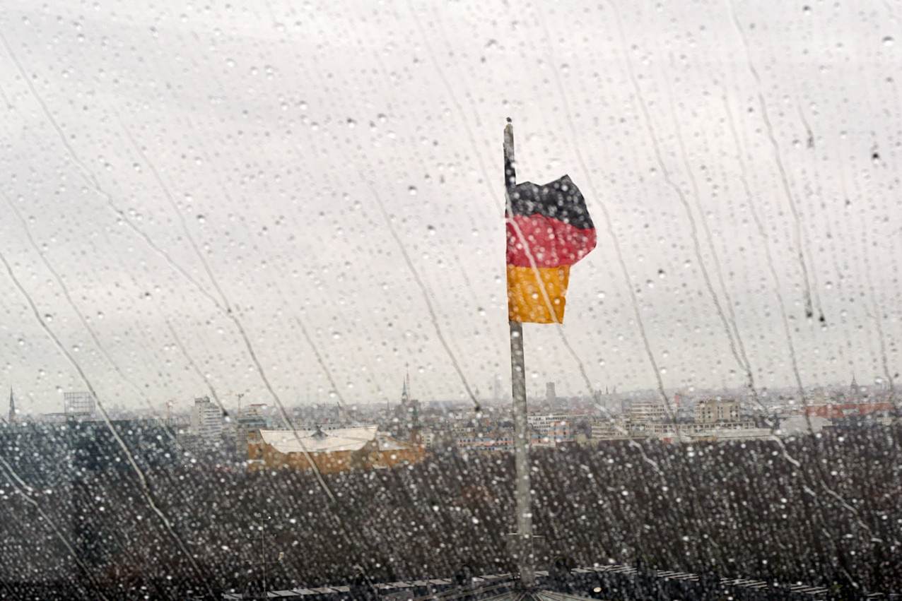 Deutschlandfahne im Regen