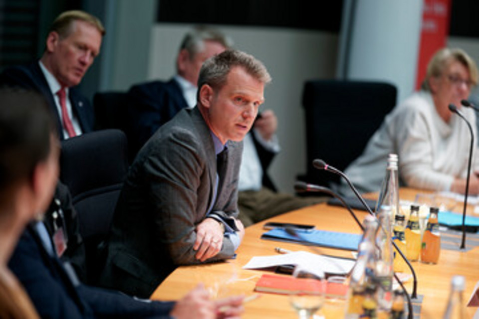 Erste Mitgliederversammlung des DRK-Dialogforums im Paul-Löbe-Haus in Berlin