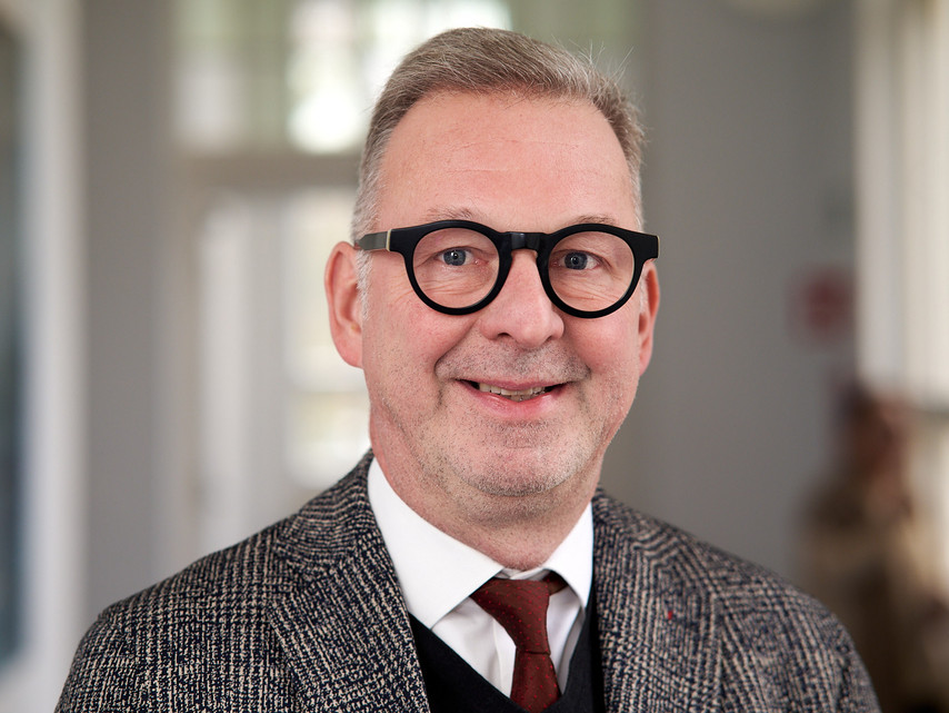 Portraitfoto von Marc Nellen, Bereichsleitung Jugend und Wohlfahrtspflege beim DRK