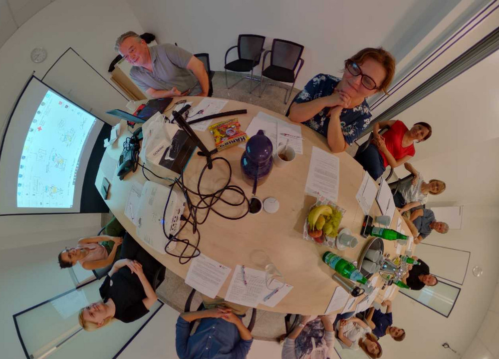 360° Foto eines Workshops für VR-Brillen mit dem Deutschen Roten Kreuz