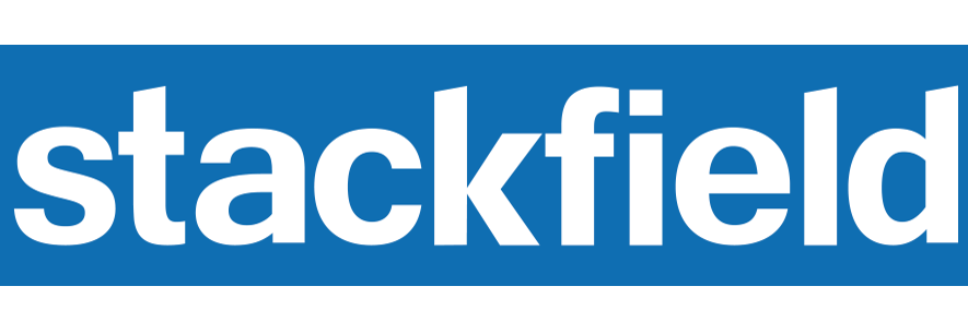 Logo von stackfield Logo von Stackfield. stackfield in weißer Schrift auf blauem Grund
