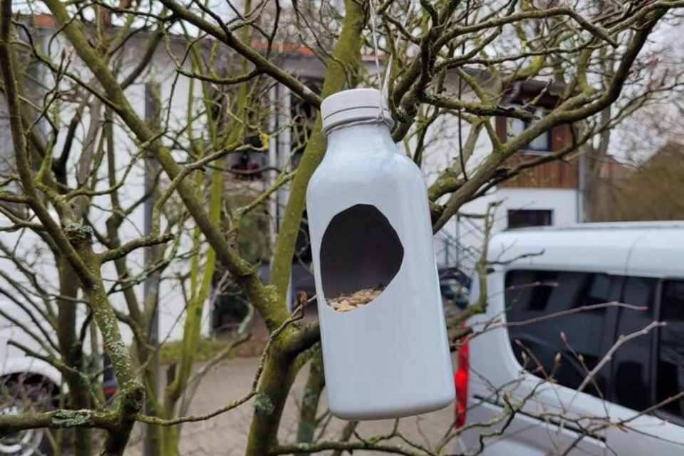 Recyclingidee Vogelnest aus Plastikflasche