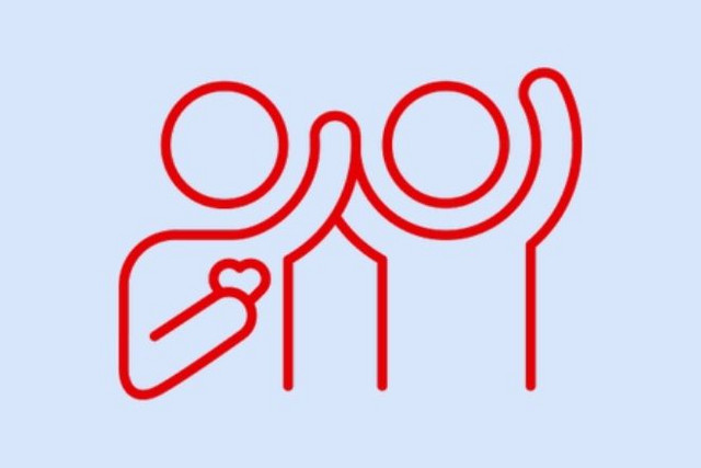 Icon zweier Menschen, die sich ein High Five geben, einer hält ein Herz in der Hand