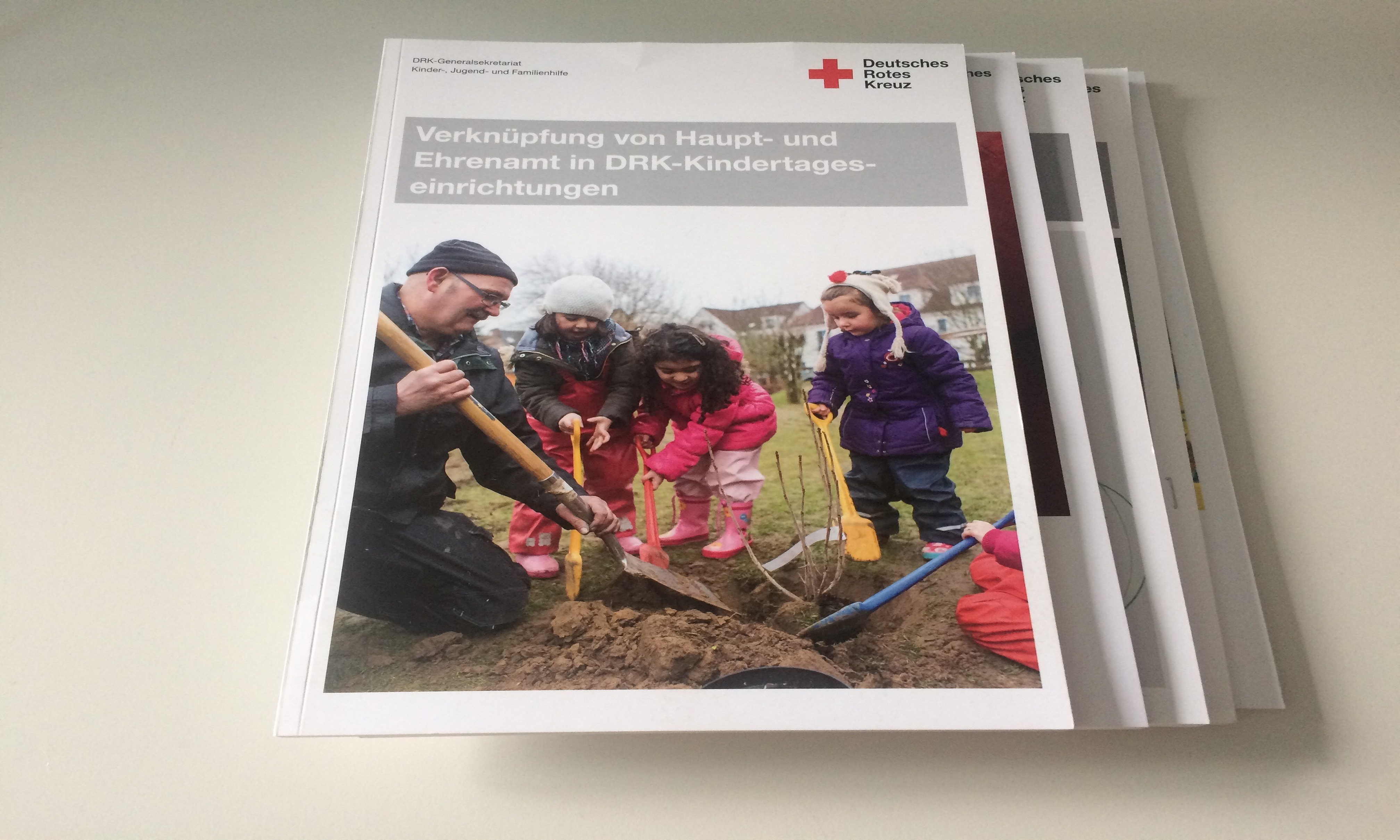 DRK-Handreichung zur Verknüpfung von Haupt- und Ehrenamt